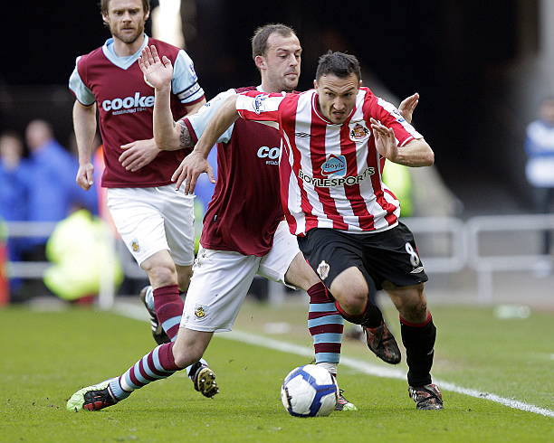 通过坚定的 通过坚定的